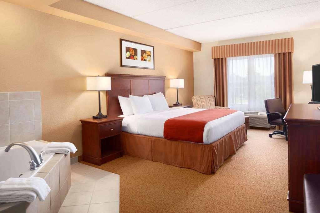 Country Inn & Suites By Radisson, Lexington Park California Room photo